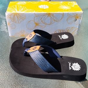 Yellow Box NEW Adalynn Navy Sandals 7.5